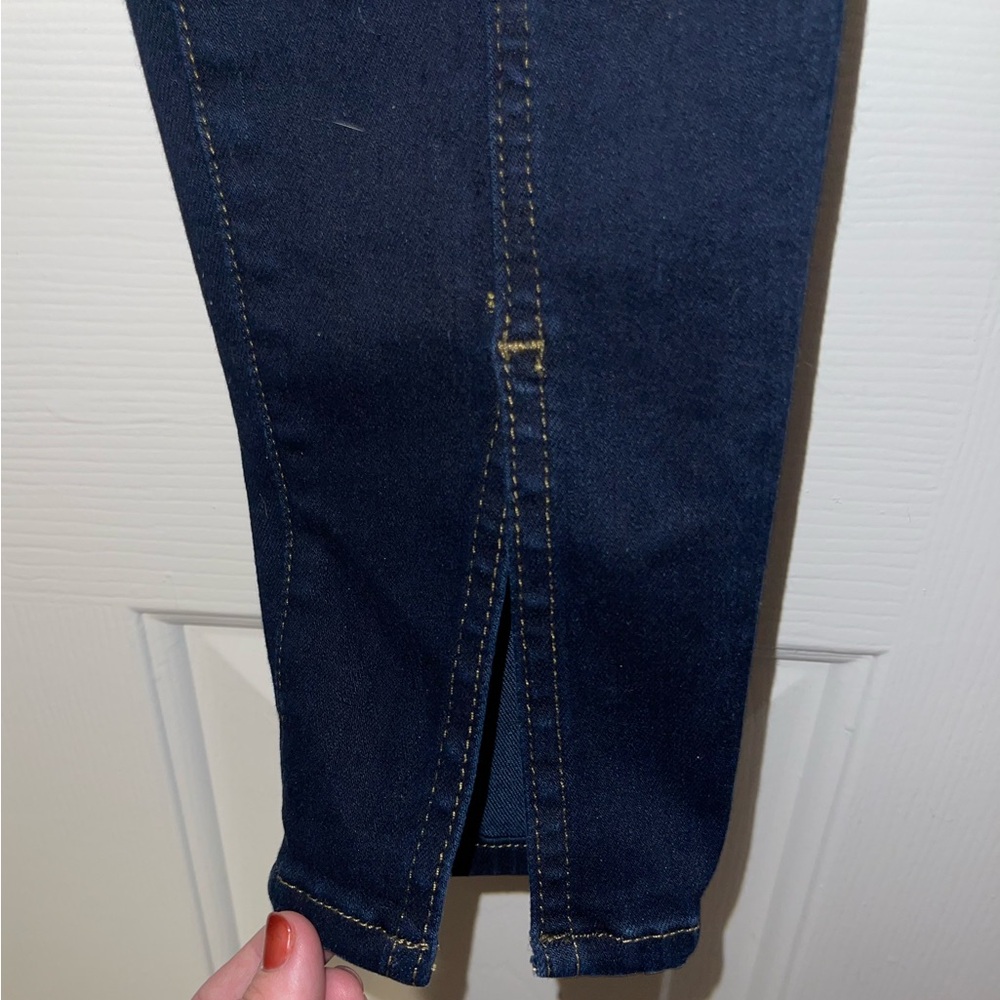 Frame Denim Jean - Picture 3 of 5